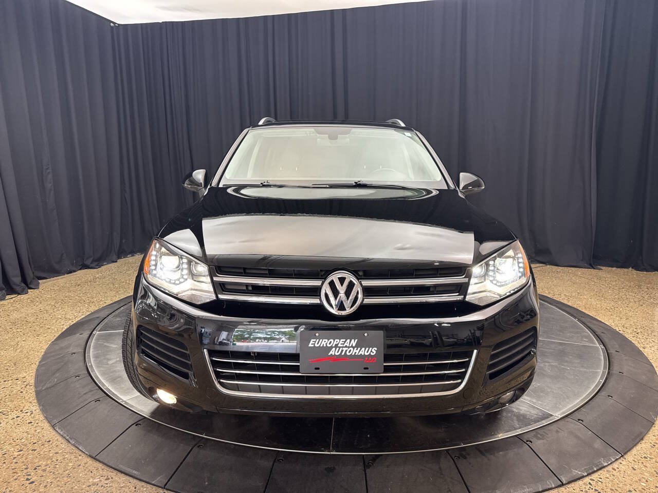 Used 2012 Volkswagen Touareg VR6 AWD/4WD image 8