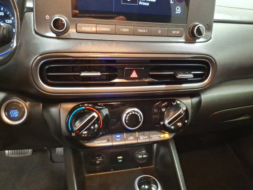 Used 2023 Hyundai Kona SEL AWD/4WD image 26