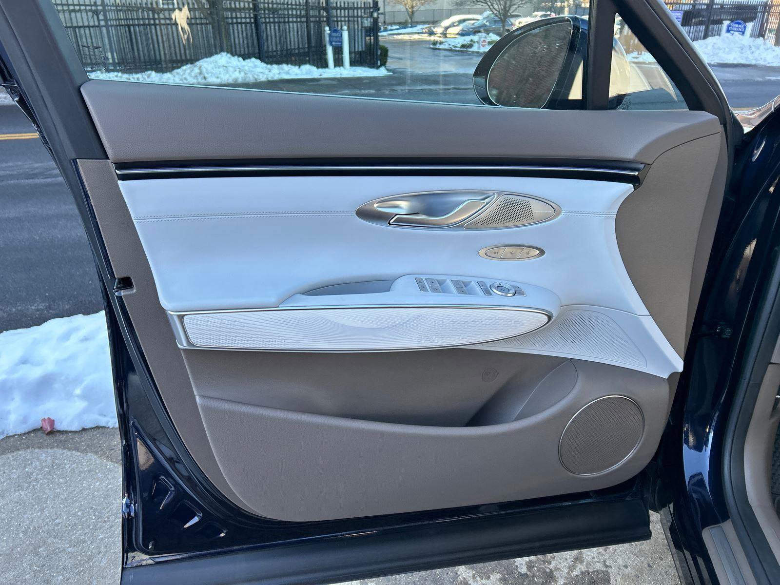 Used 2026 Genesis GV70 2.5T Advanced image 9