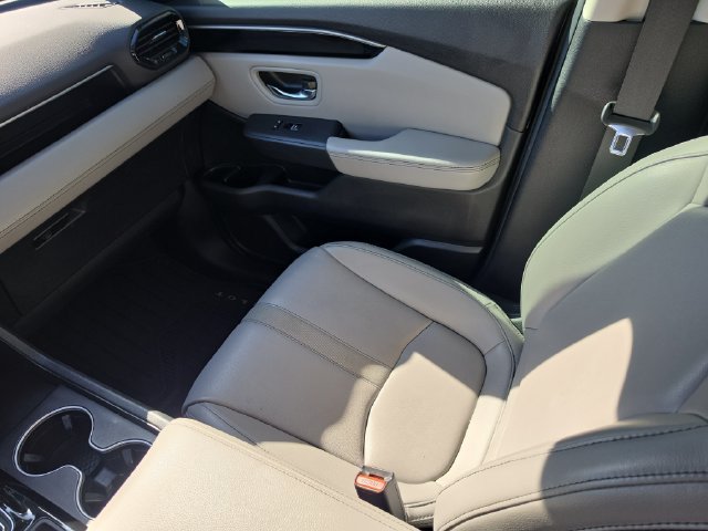 Used 2025 Honda Pilot Touring image 16