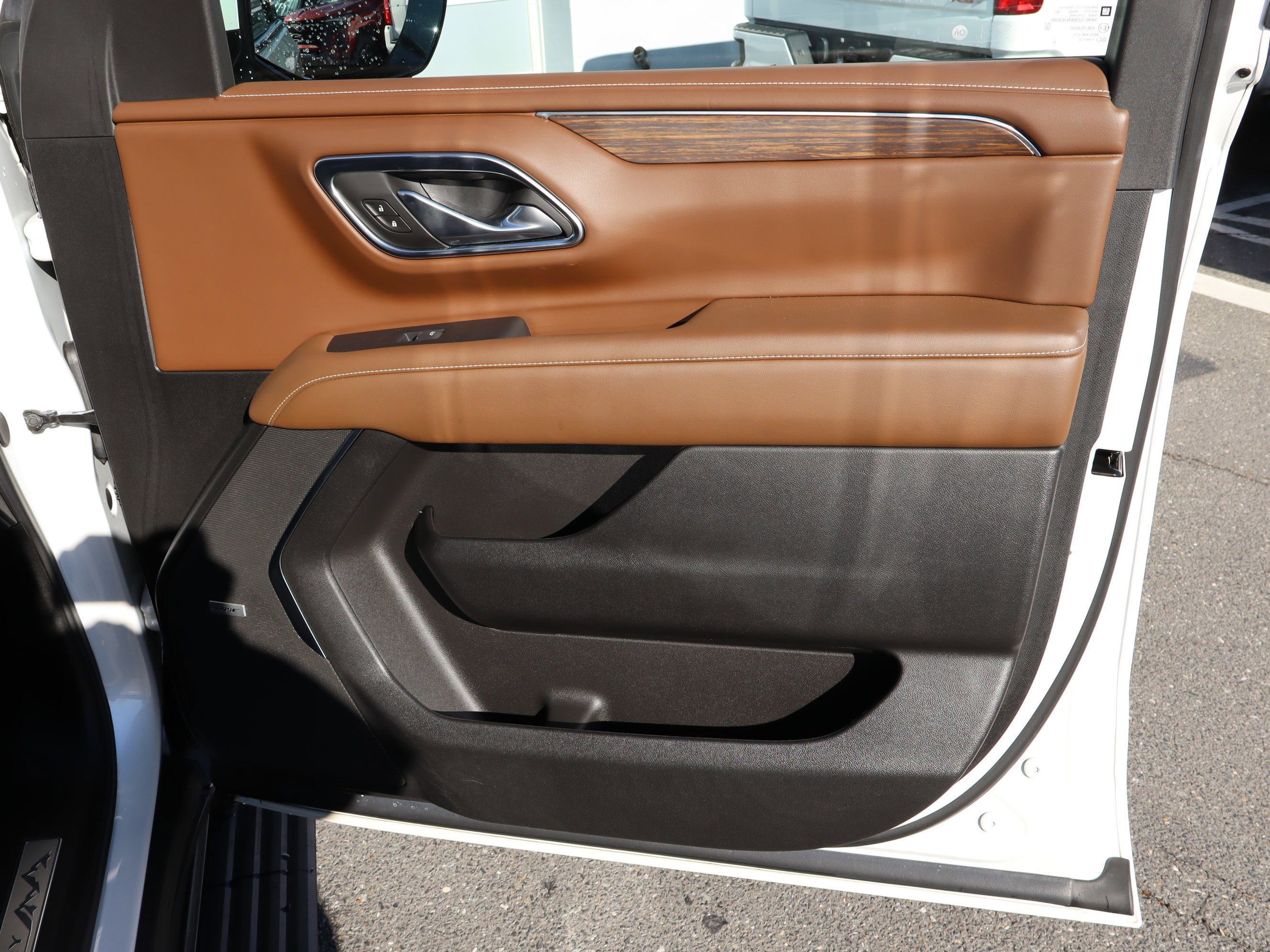 Certified 2024 Chevrolet Suburban High Country w/ Premium Package image 40