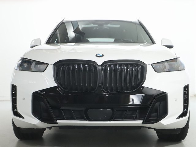 Used 2024 BMW X5 xDrive40i w/ M Sport Package AWD/4WD image 6