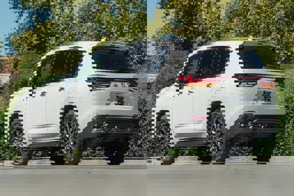 New 2026 Lexus LX 600 F Sport image 2