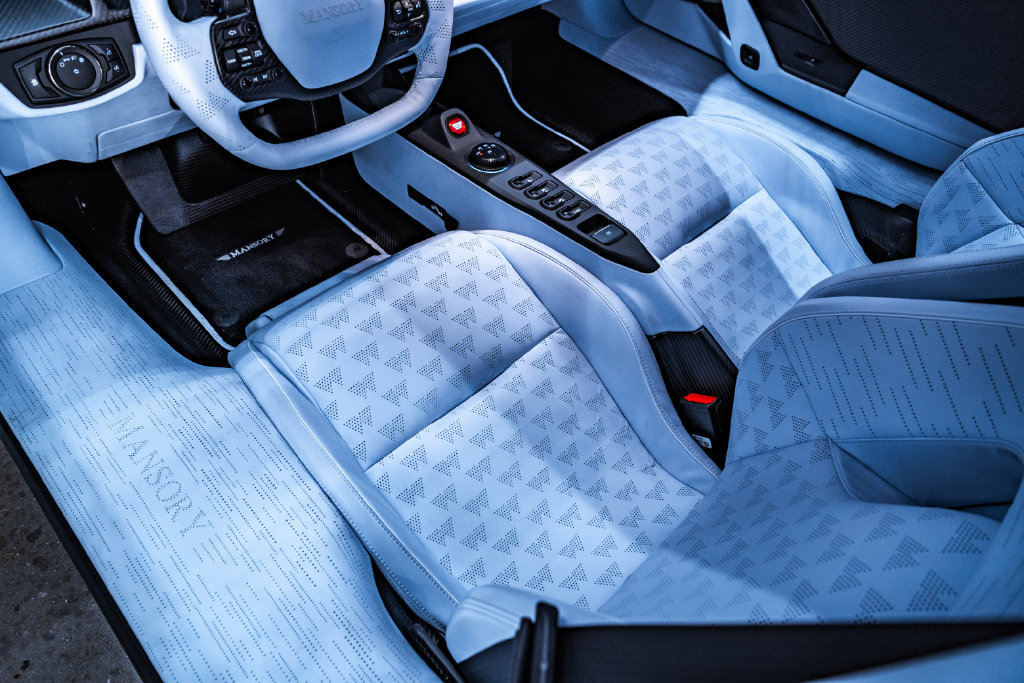 Used 2018 Ford GT RWD image 5