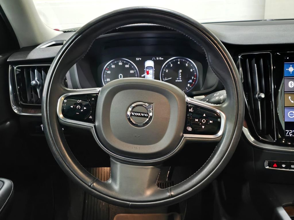 Used 2021 Volvo S60 T6 Momentum w/ Premium Package image 10