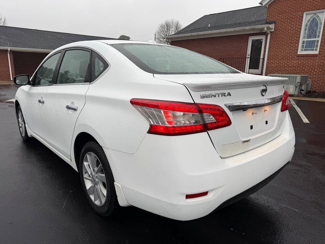 Used 2015 Nissan Sentra SV w/ Style Package FWD image 5
