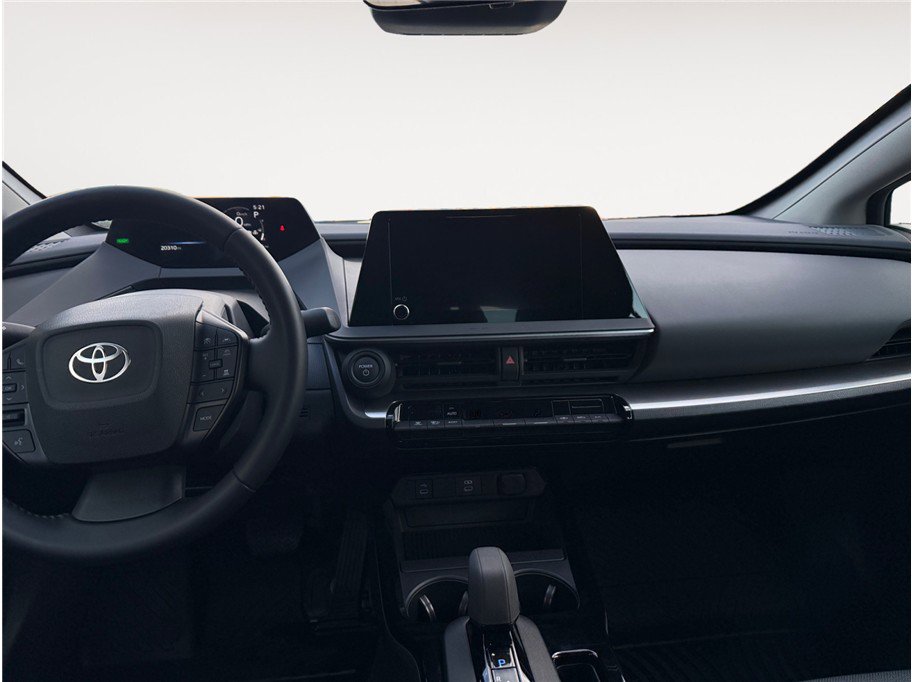 Used 2023 Toyota Prius LE image 11