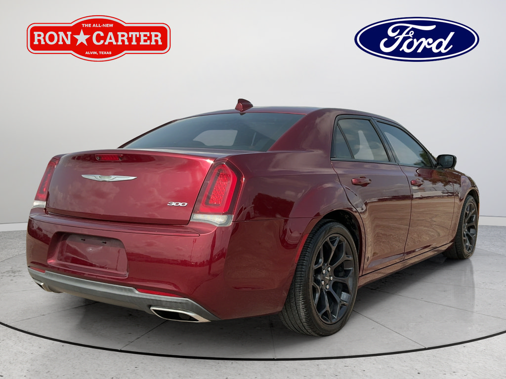 Used 2020 Chrysler 300 Touring w/ Sport Appearance Package RWD image 6