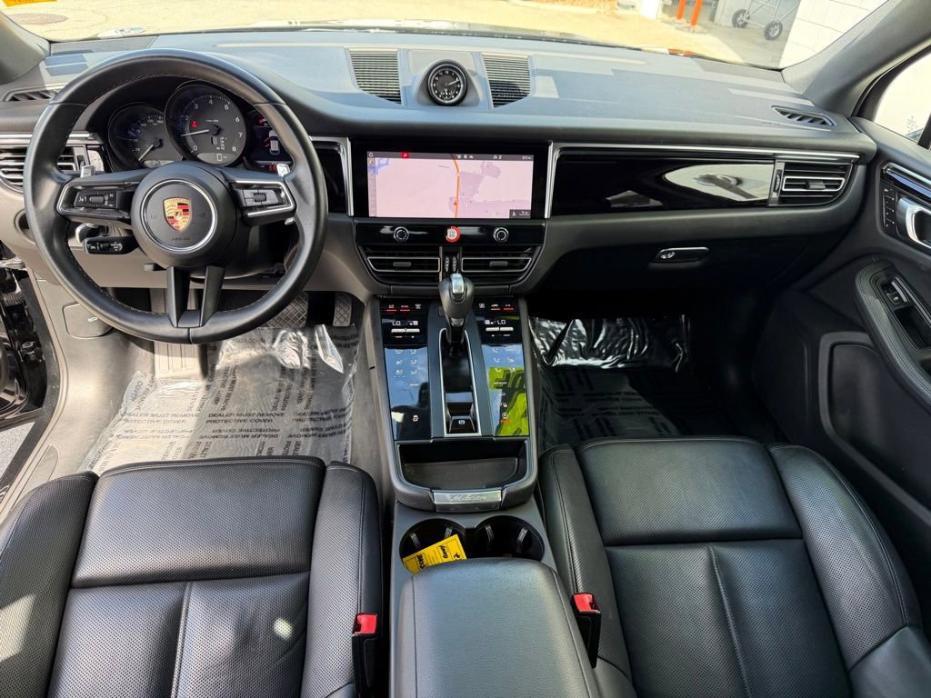 Used 2024 Porsche Macan AWD/4WD image 13