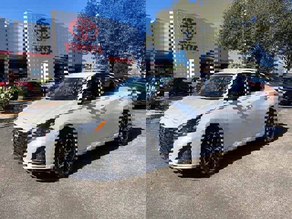 Used 2025 Nissan Altima 2.5 SR