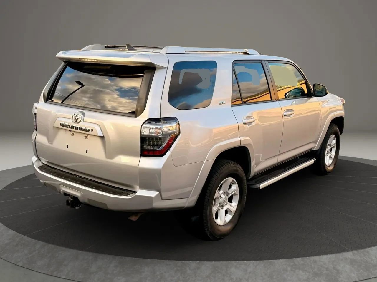 Used 2015 Toyota 4Runner 4WD image 4
