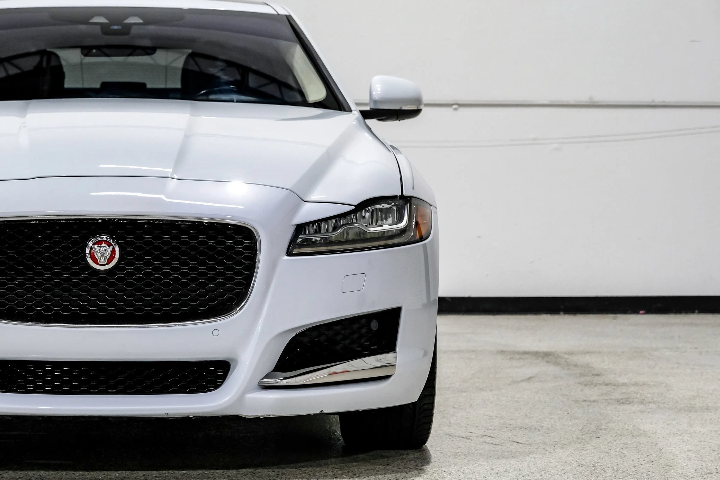 Used 2018 Jaguar XF Portfolio RWD image 60