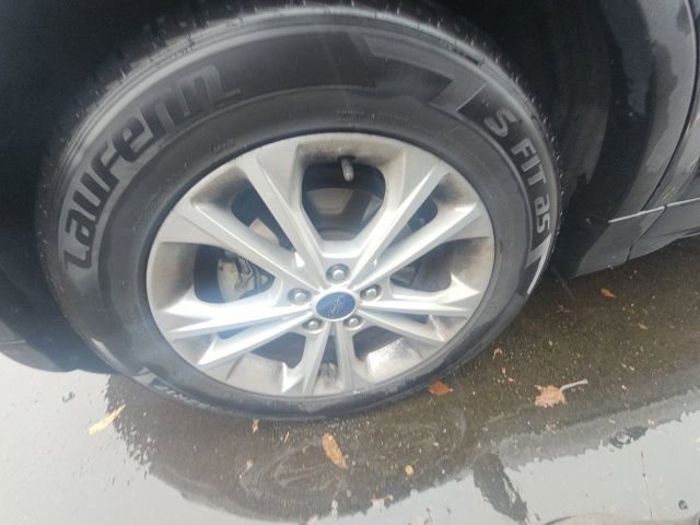 Used 2017 Ford Escape SE image 9