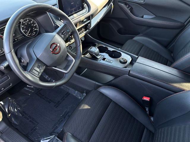 Certified 2025 Nissan Rogue SV image 17