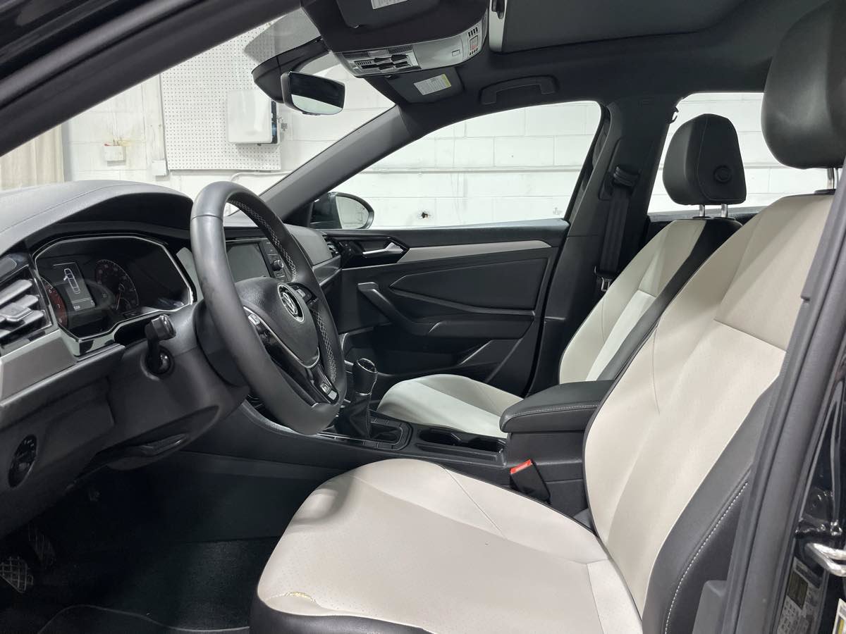 Used 2020 Volkswagen Jetta R-Line FWD image 9