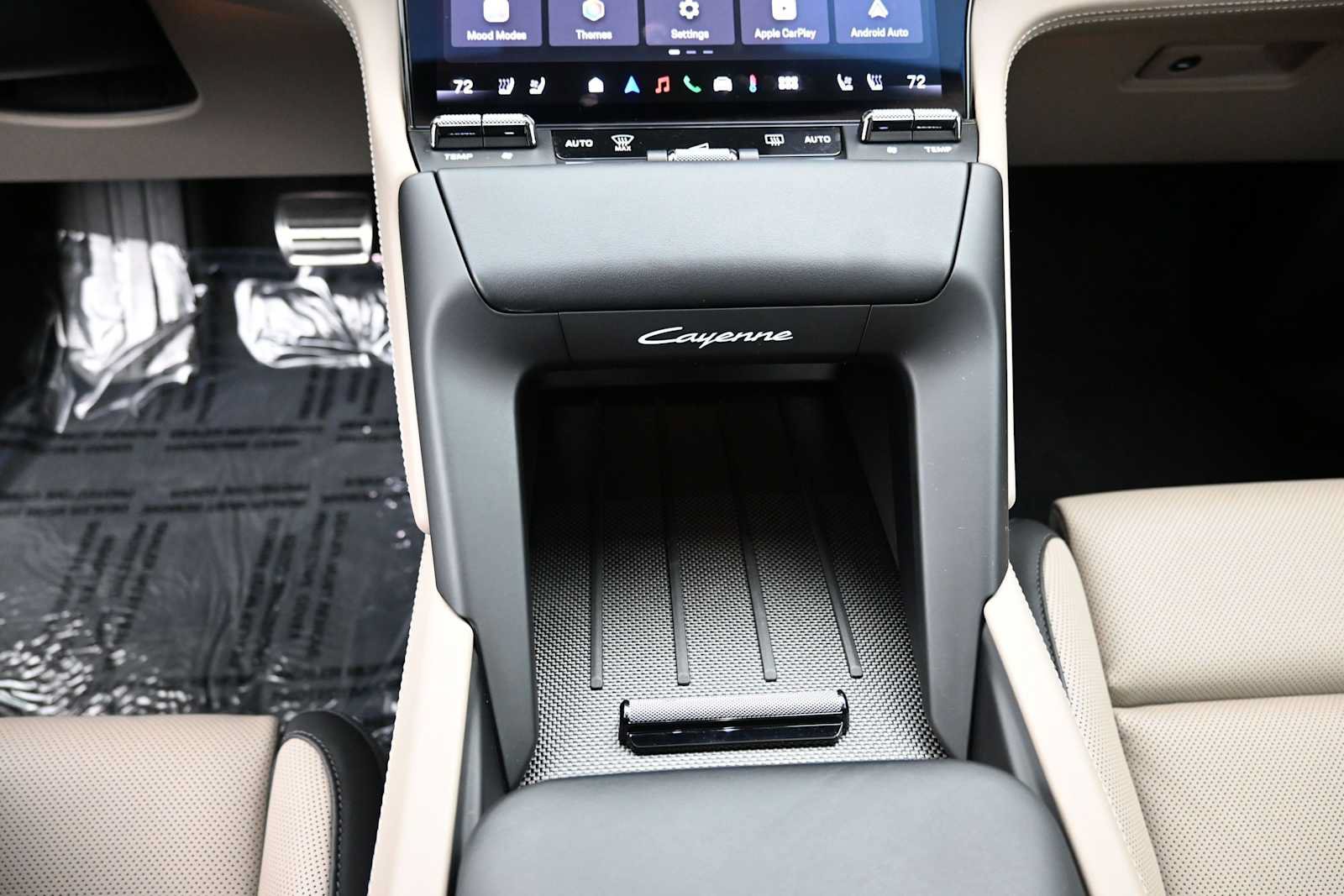 New 2026 Porsche Cayenne Turbo AWD/4WD image 16