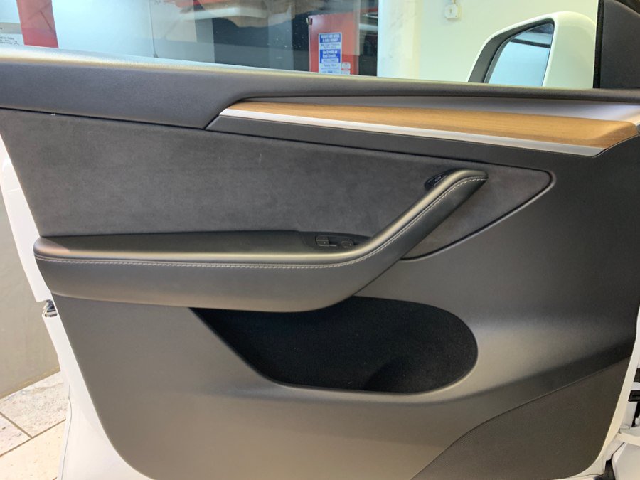 Used 2023 Tesla Model Y Performance AWD/4WD image 14