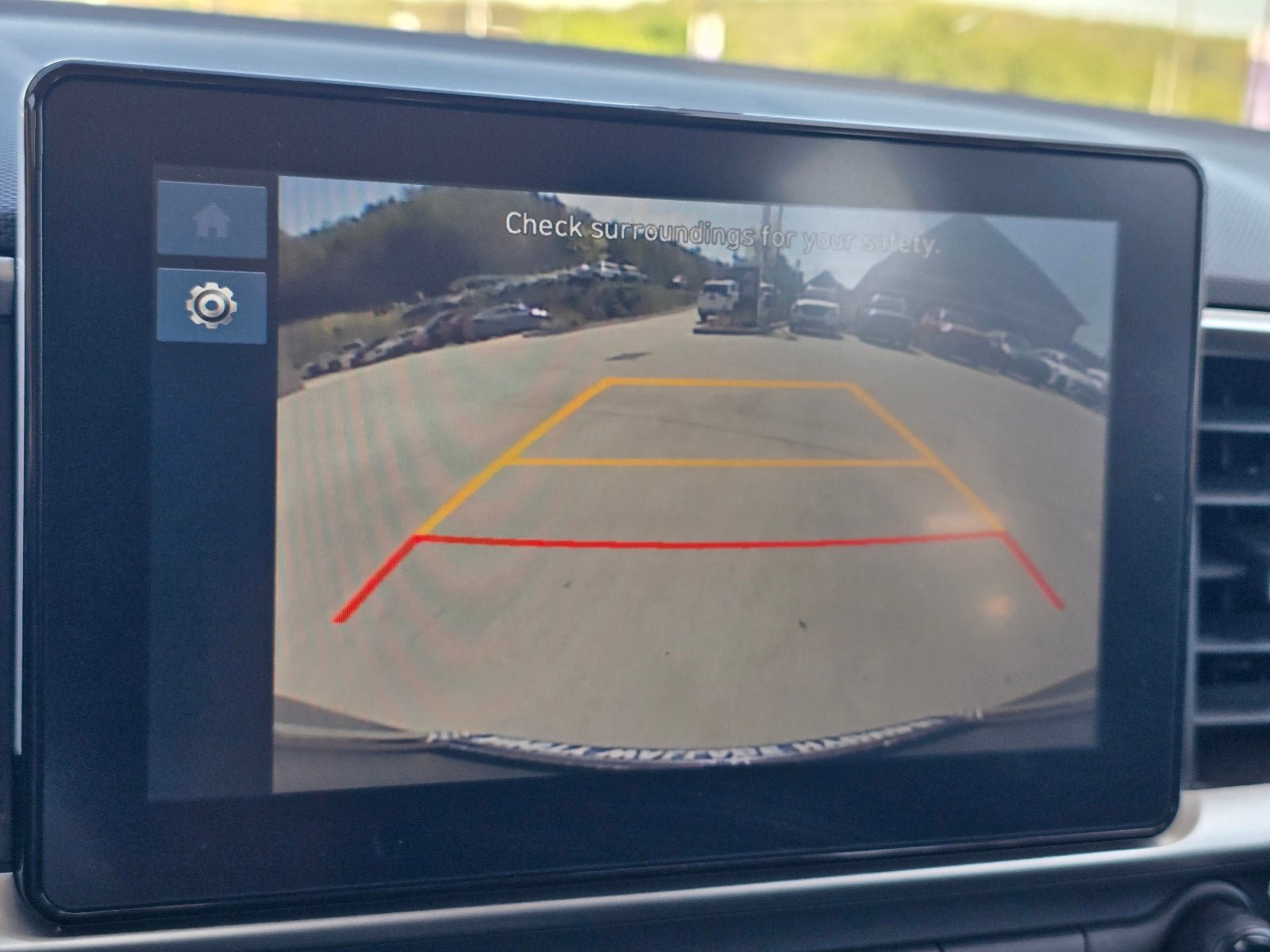 Used 2025 Hyundai Venue SEL FWD image 18