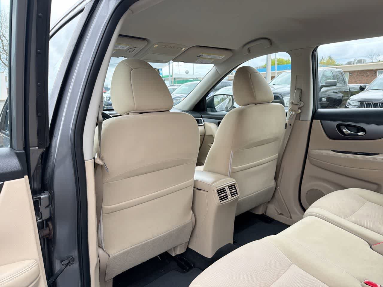 Used 2016 Nissan Rogue S FWD image 23