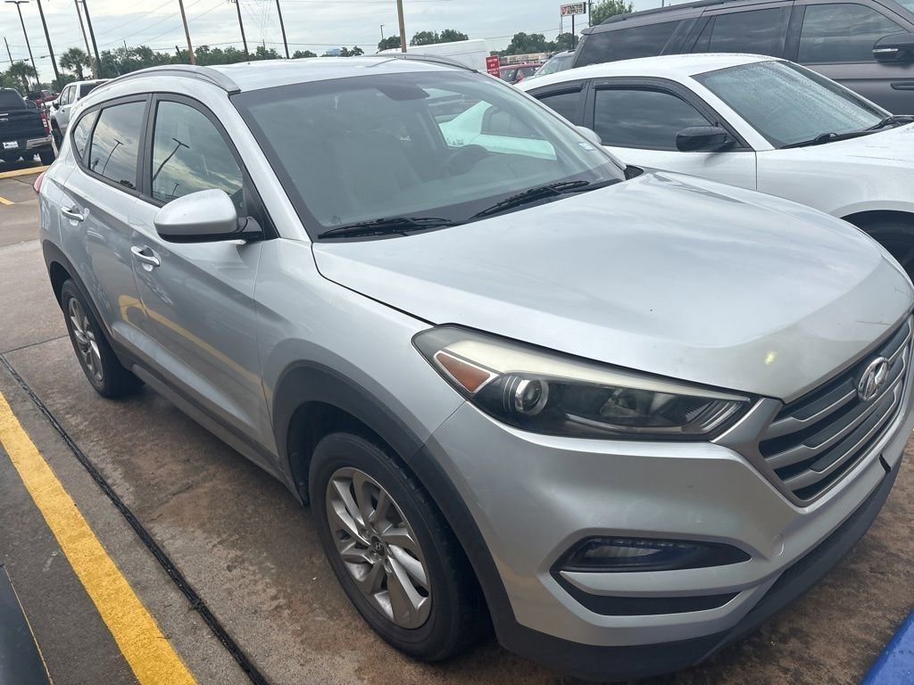 Used 2017 Hyundai Tucson SE AWD/4WD image 2