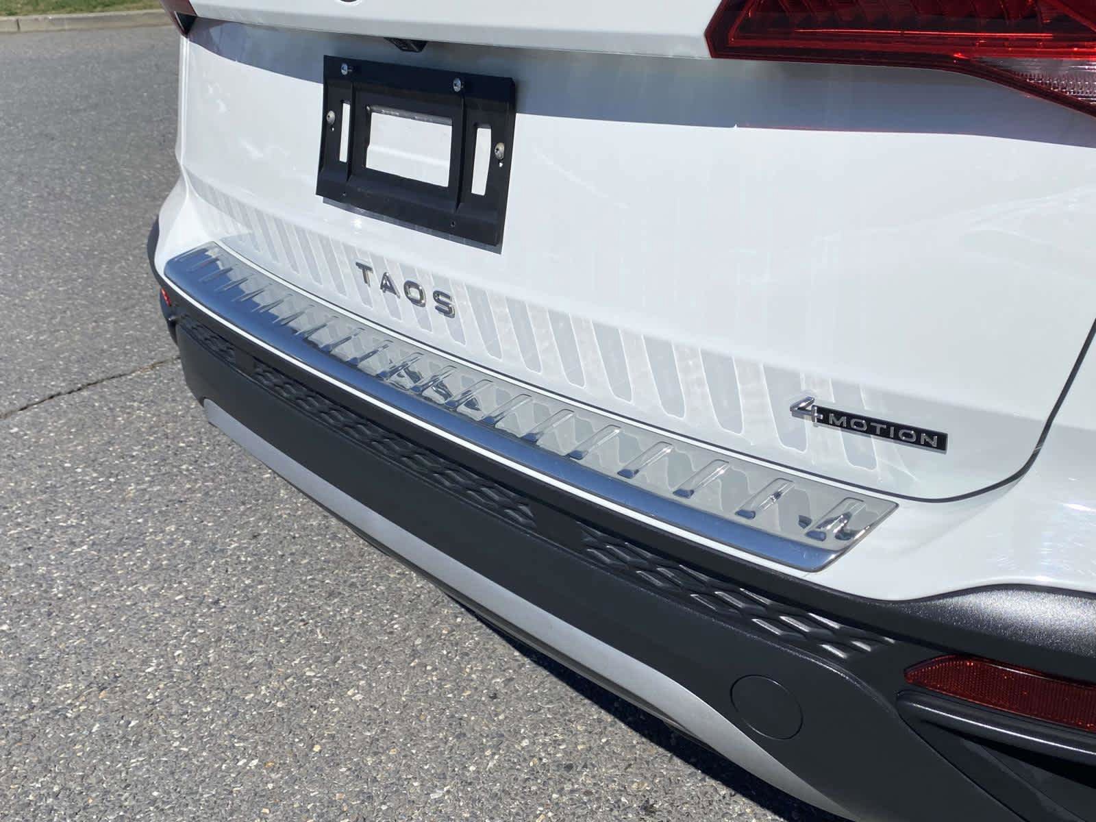 Certified 2024 Volkswagen Taos S AWD/4WD image 33