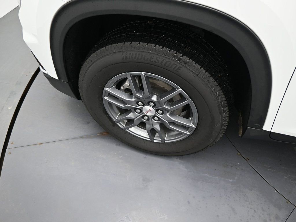 Used 2025 GMC Acadia Elevation image 8