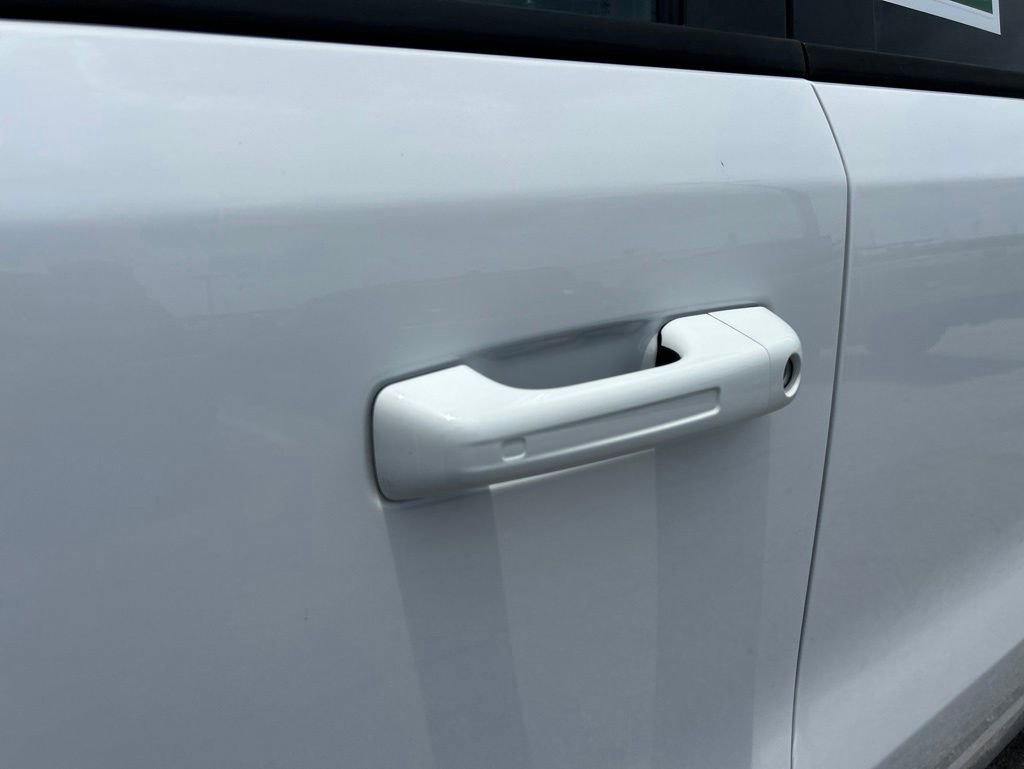 Used 2025 RAM 1500 Laramie AWD/4WD image 21