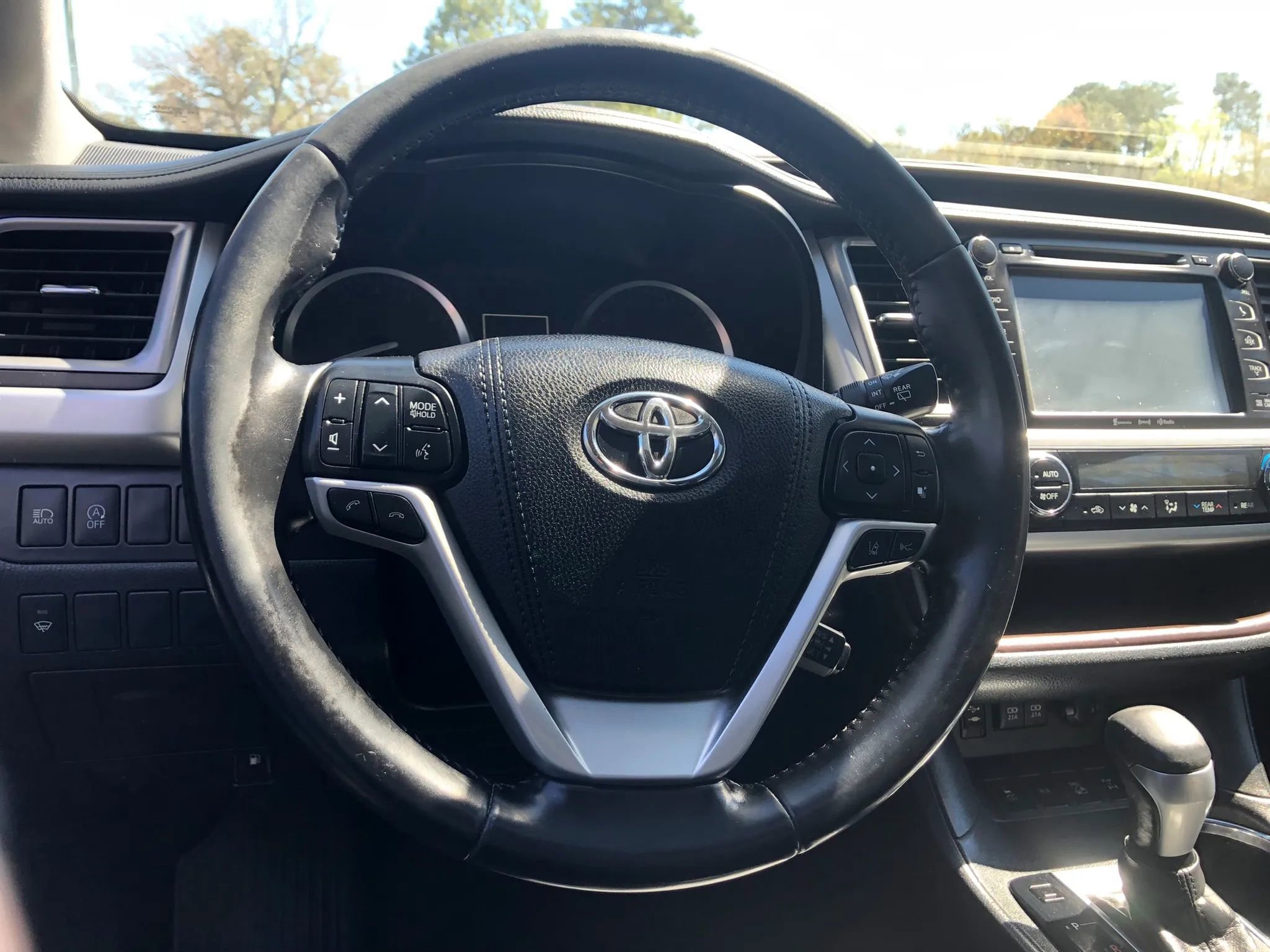 Used 2017 Toyota Highlander XLE image 35
