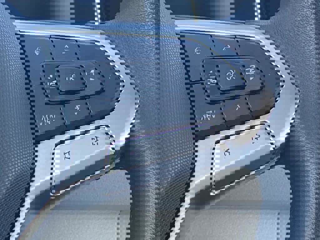 Used 2024 Volkswagen Jetta SE image 8