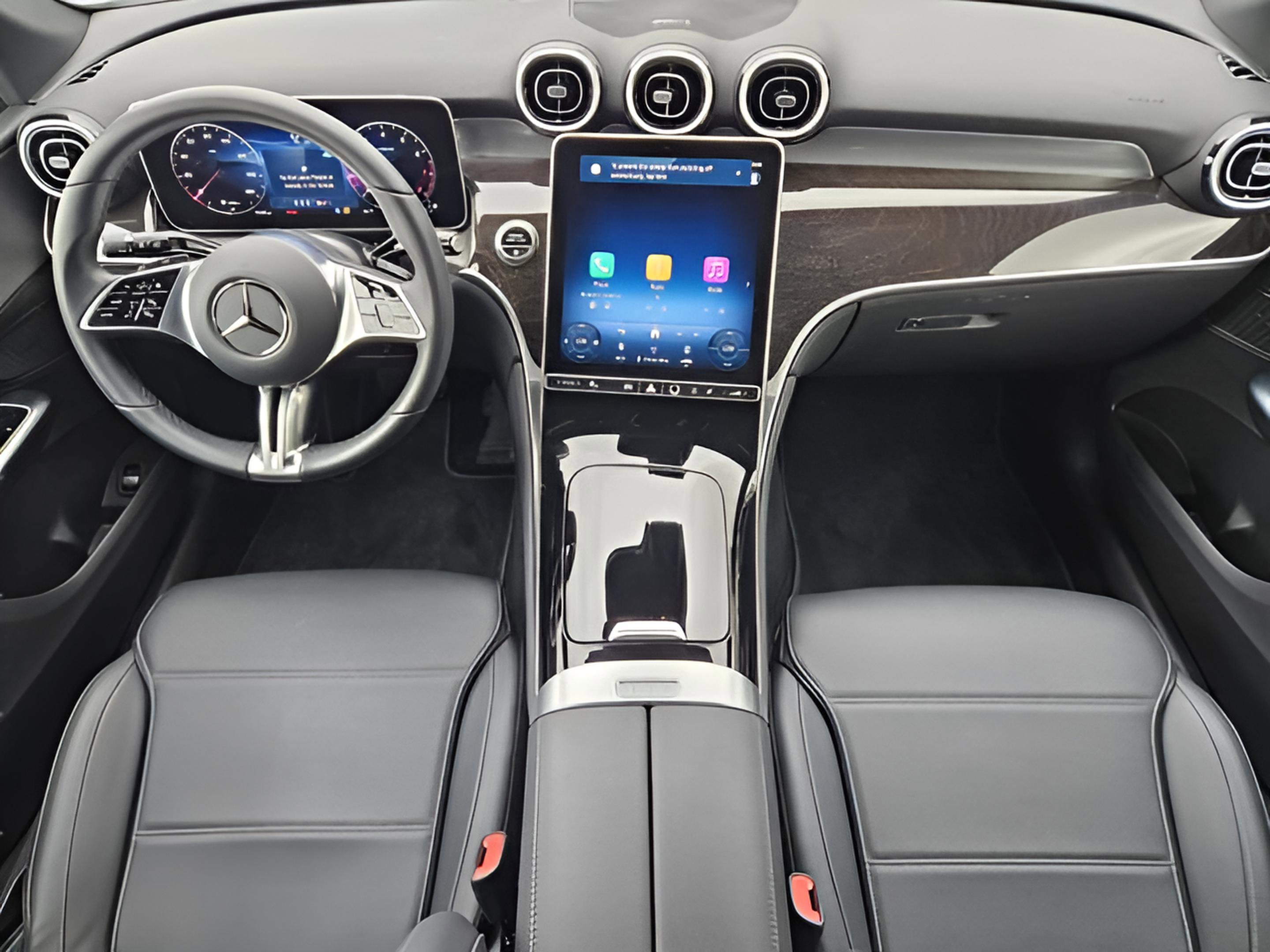 Certified 2025 Mercedes-Benz GLC 300 4MATIC image 24