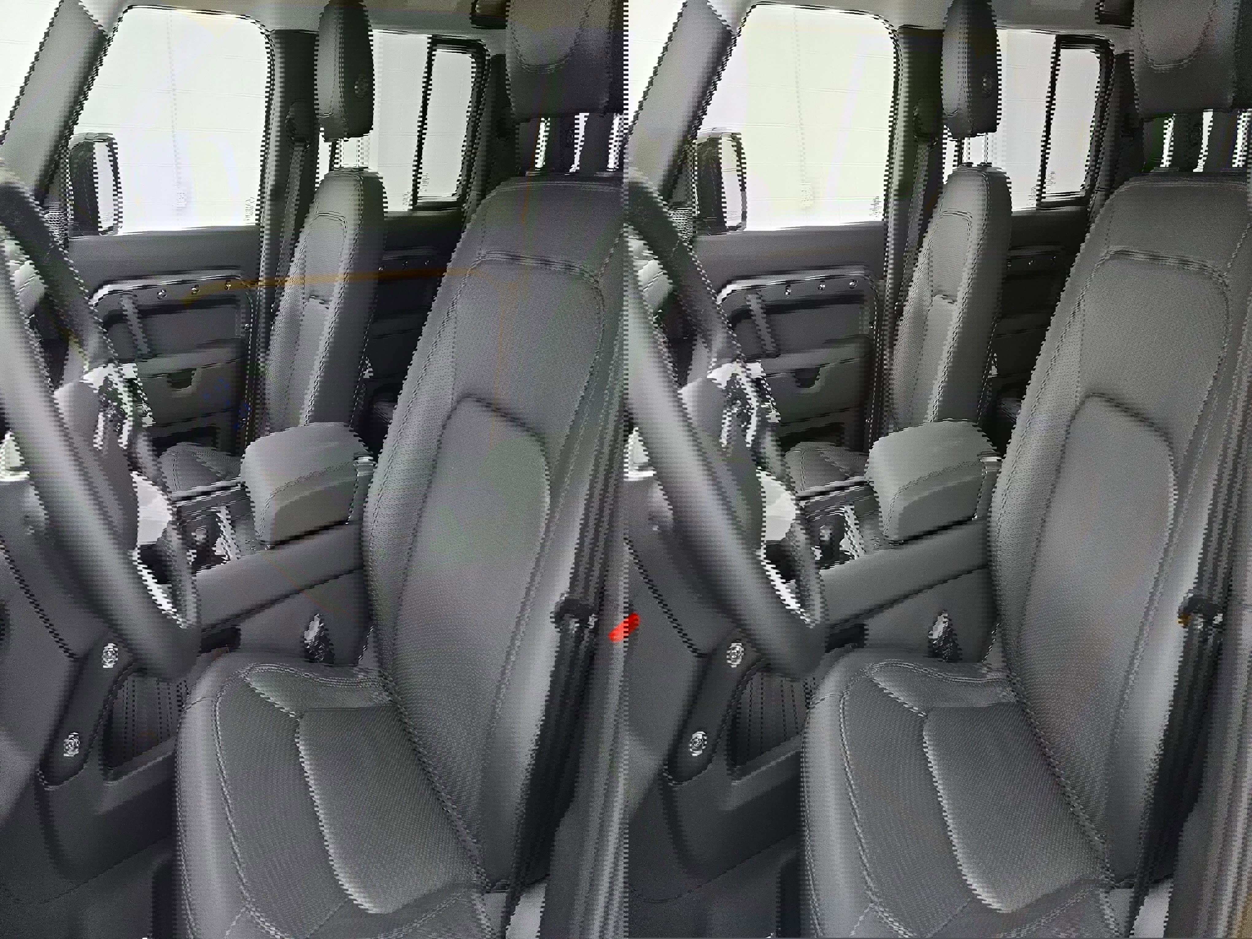 Used 2024 Land Rover Defender 110 S image 14