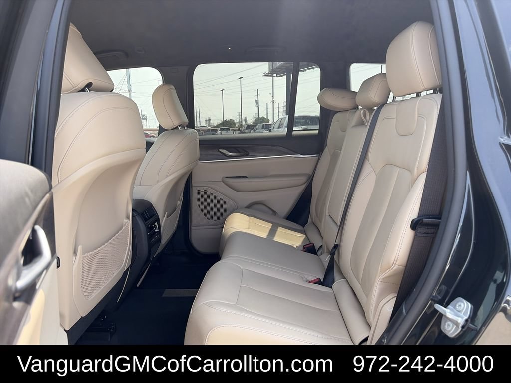 Used 2023 Jeep Grand Cherokee Limited w/ Trailer Tow Prep Group (B) AWD/4WD image 26