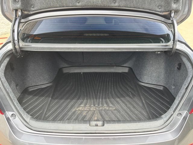 Used 2018 Honda Accord EX-L image 12