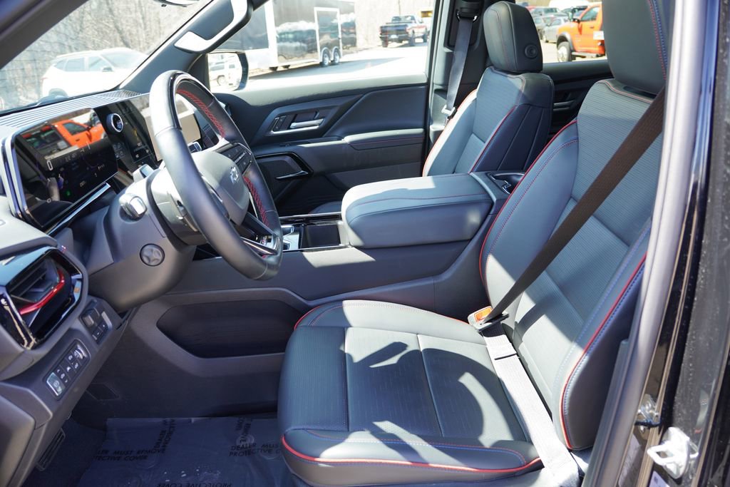 Certified 2025 Chevrolet Silverado EV RST AWD/4WD image 16