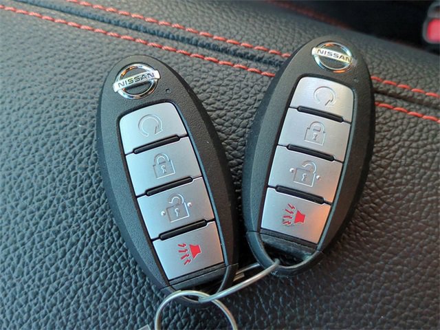 Used 2020 Nissan Titan PRO-4X w/ Pro-4x Convenience Package image 27