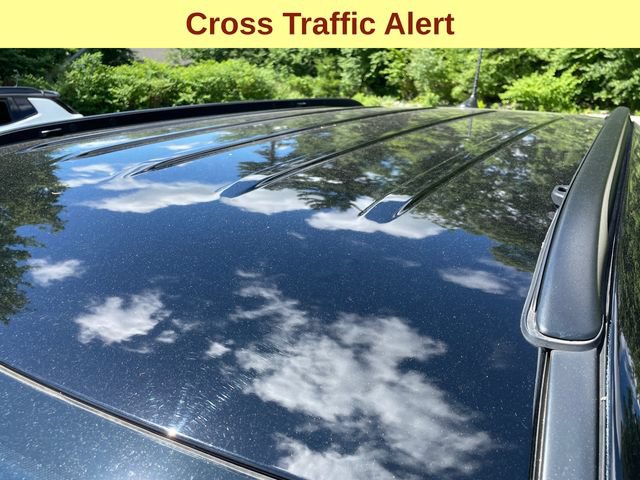 Used 2017 Chrysler Pacifica Touring-L FWD image 9