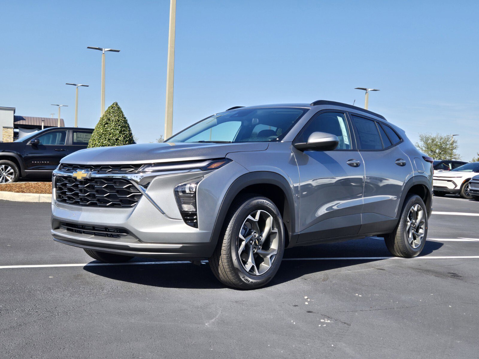 New 2026 Chevrolet Trax LT w/ Driver Confidence Package FWD image 2