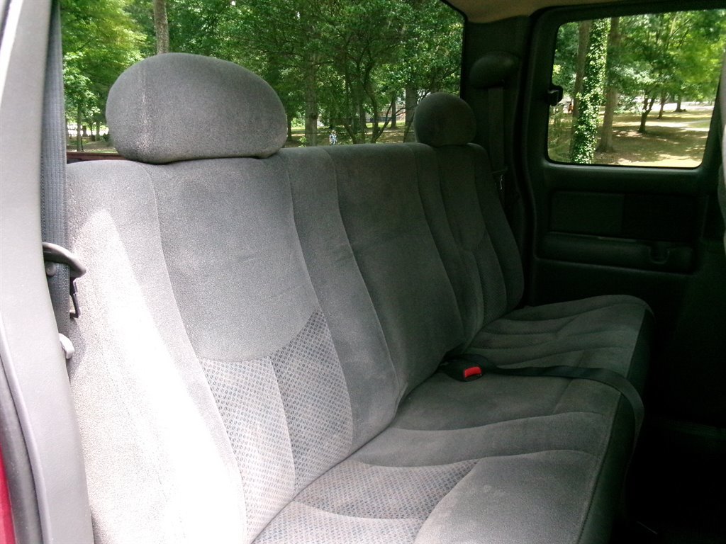 Used 2004 Chevrolet Silverado 1500 LS RWD image 25