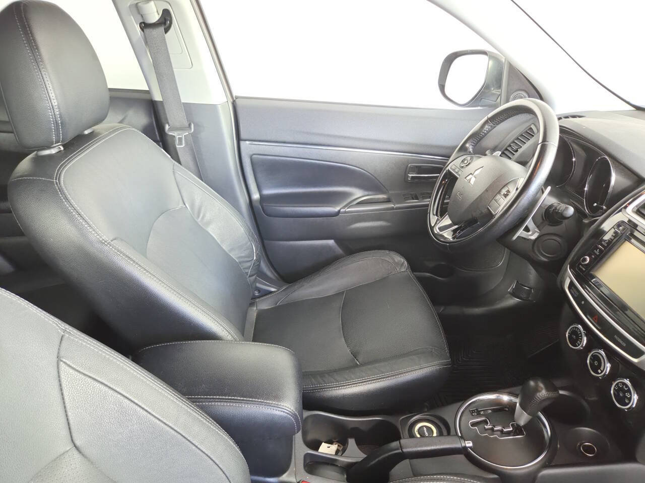 Used 2017 Mitsubishi Outlander Sport SEL AWD/4WD image 32
