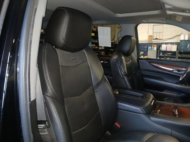 Used 2019 Cadillac Escalade Luxury image 61