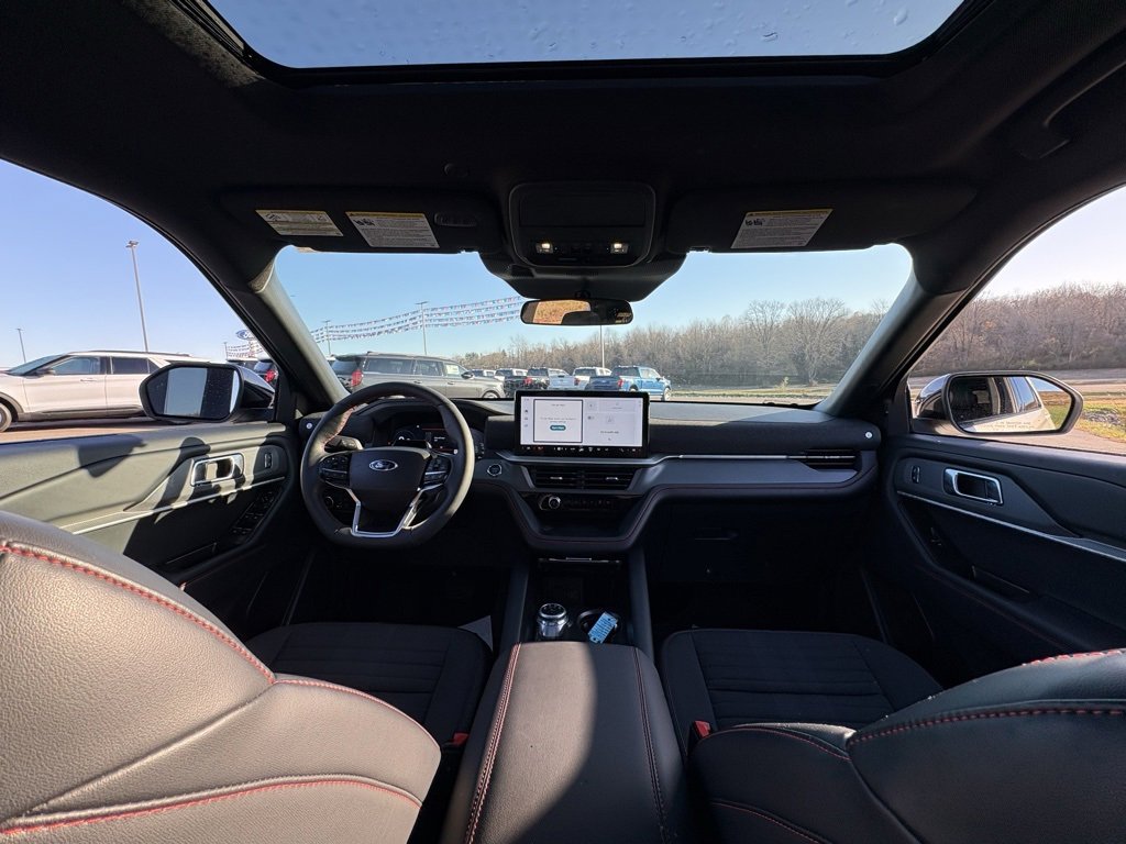 Used 2025 Ford Explorer ST-Line image 32