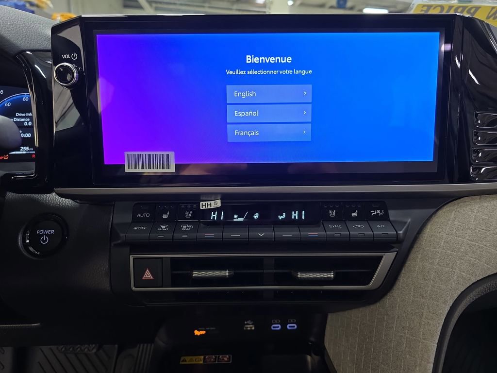 Used 2025 Toyota Camry XLE w/ Premium Plus Package image 21