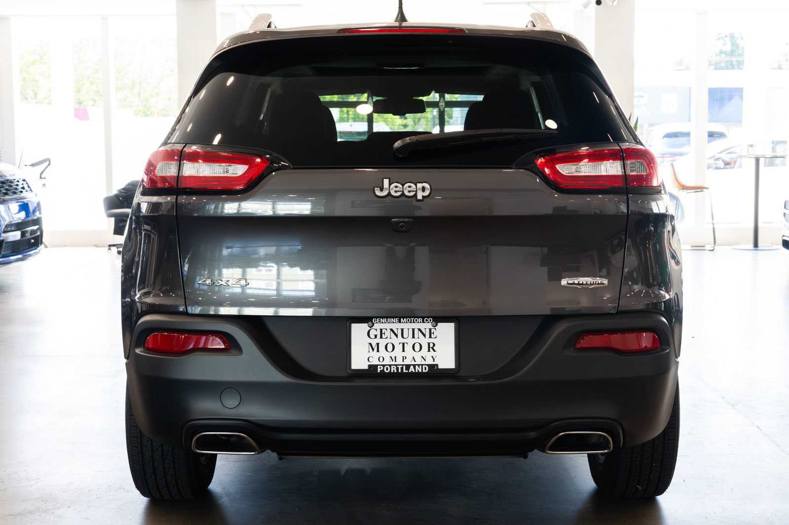 Used 2017 Jeep Cherokee Latitude w/ Comfort/Convenience Group AWD/4WD image 5