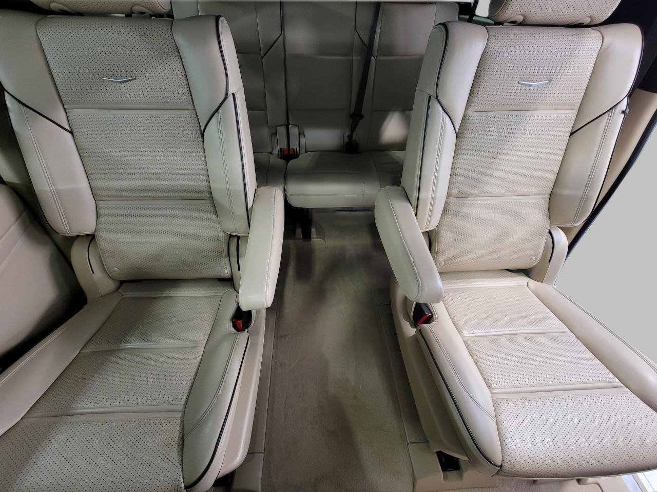 Certified 2023 Cadillac Escalade ESV Premium Luxury image 25