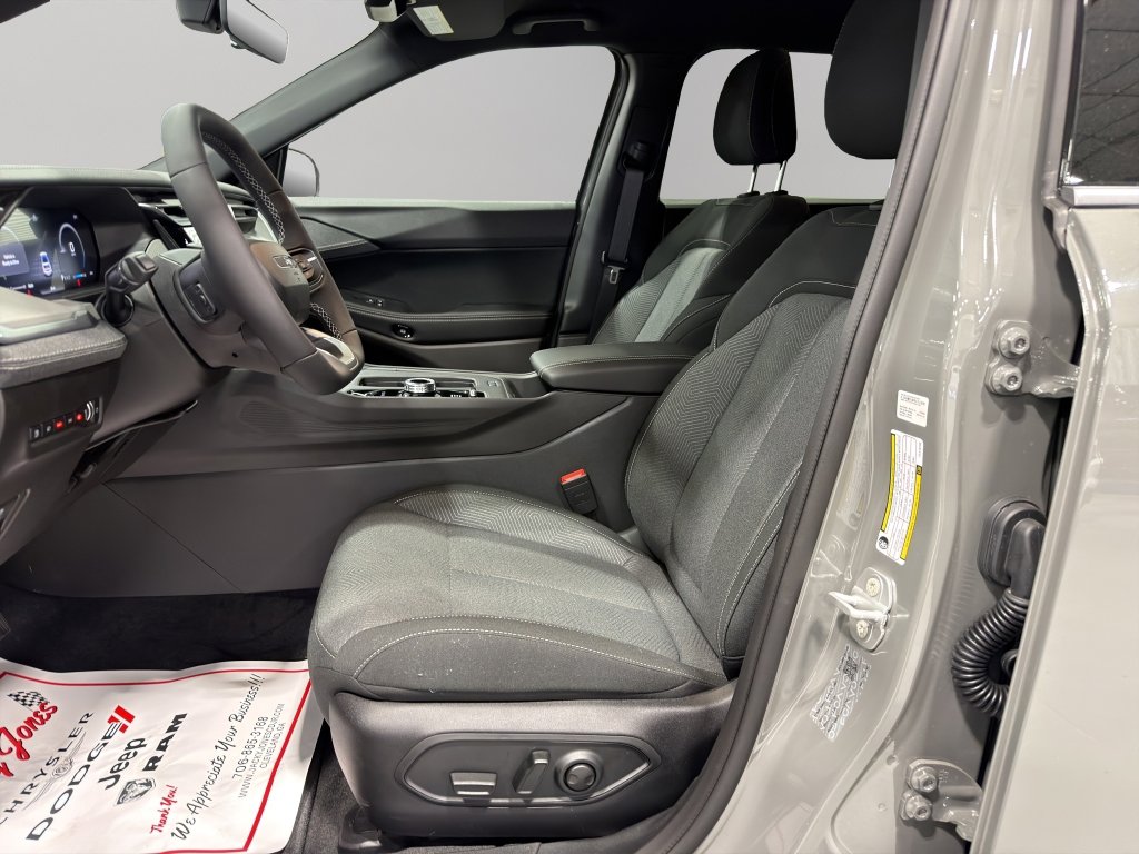 New 2026 Jeep Cherokee Laredo video 3