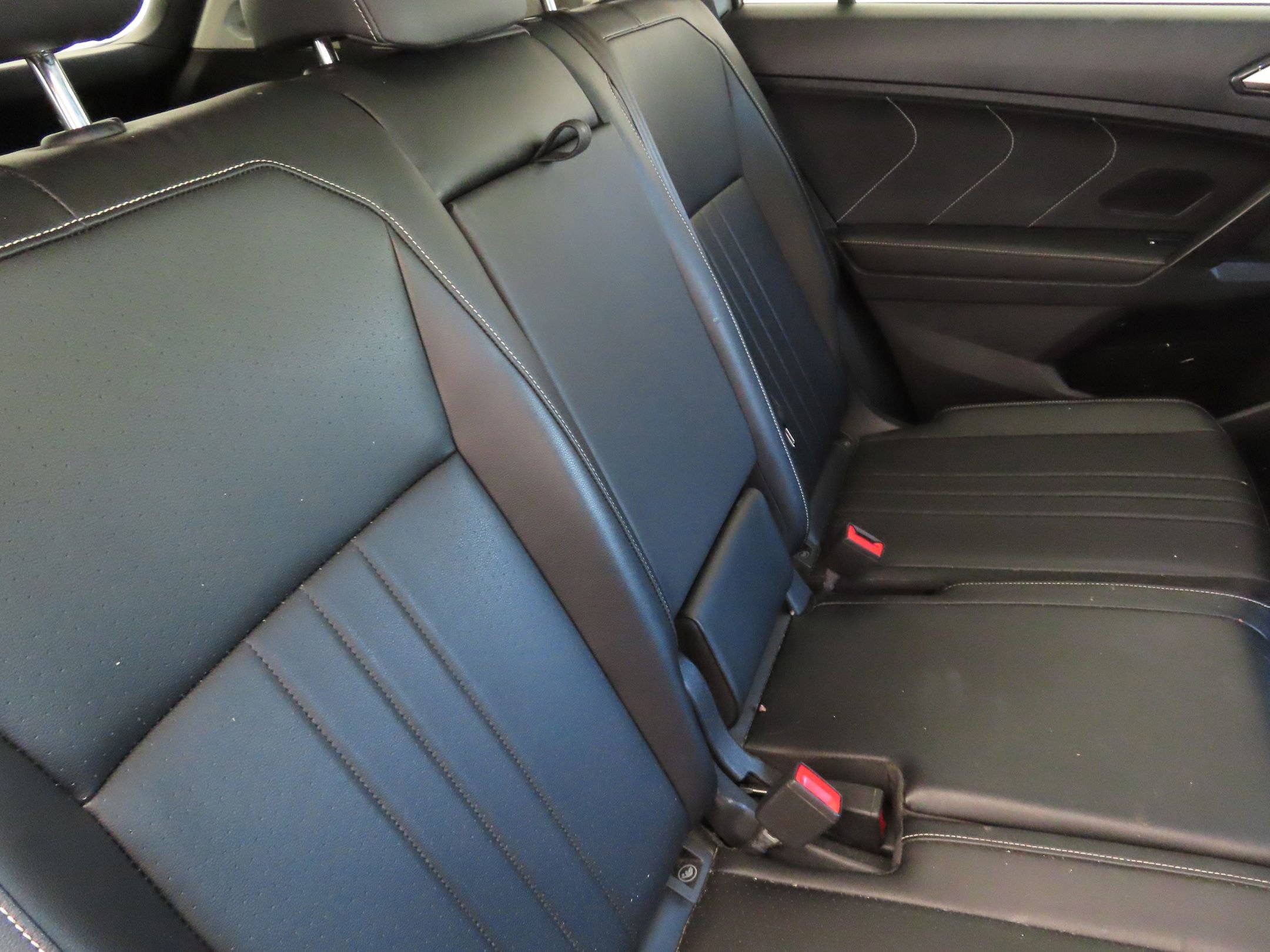 Used 2022 Volkswagen Tiguan SE image 25