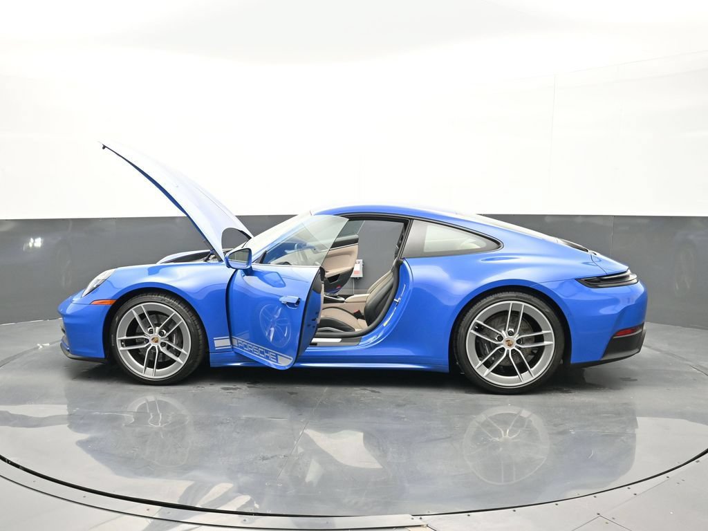 Certified 2025 Porsche 911 Carrera RWD image 25