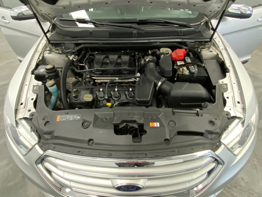 Used 2019 Ford Taurus Limited FWD image 45