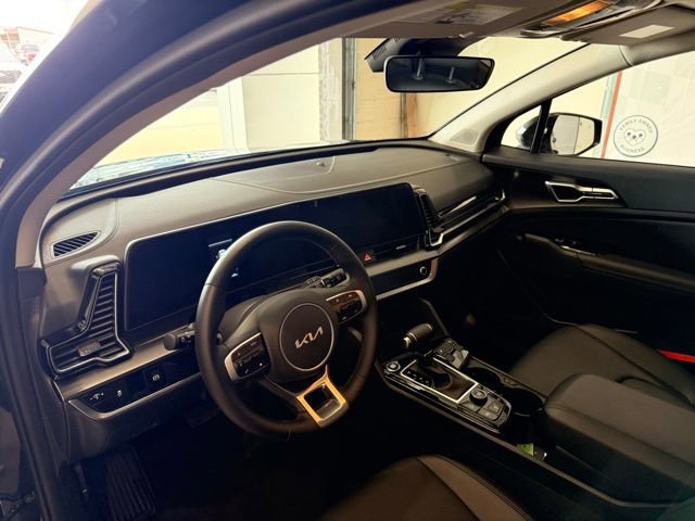 Used 2025 Kia Sportage EX image 12