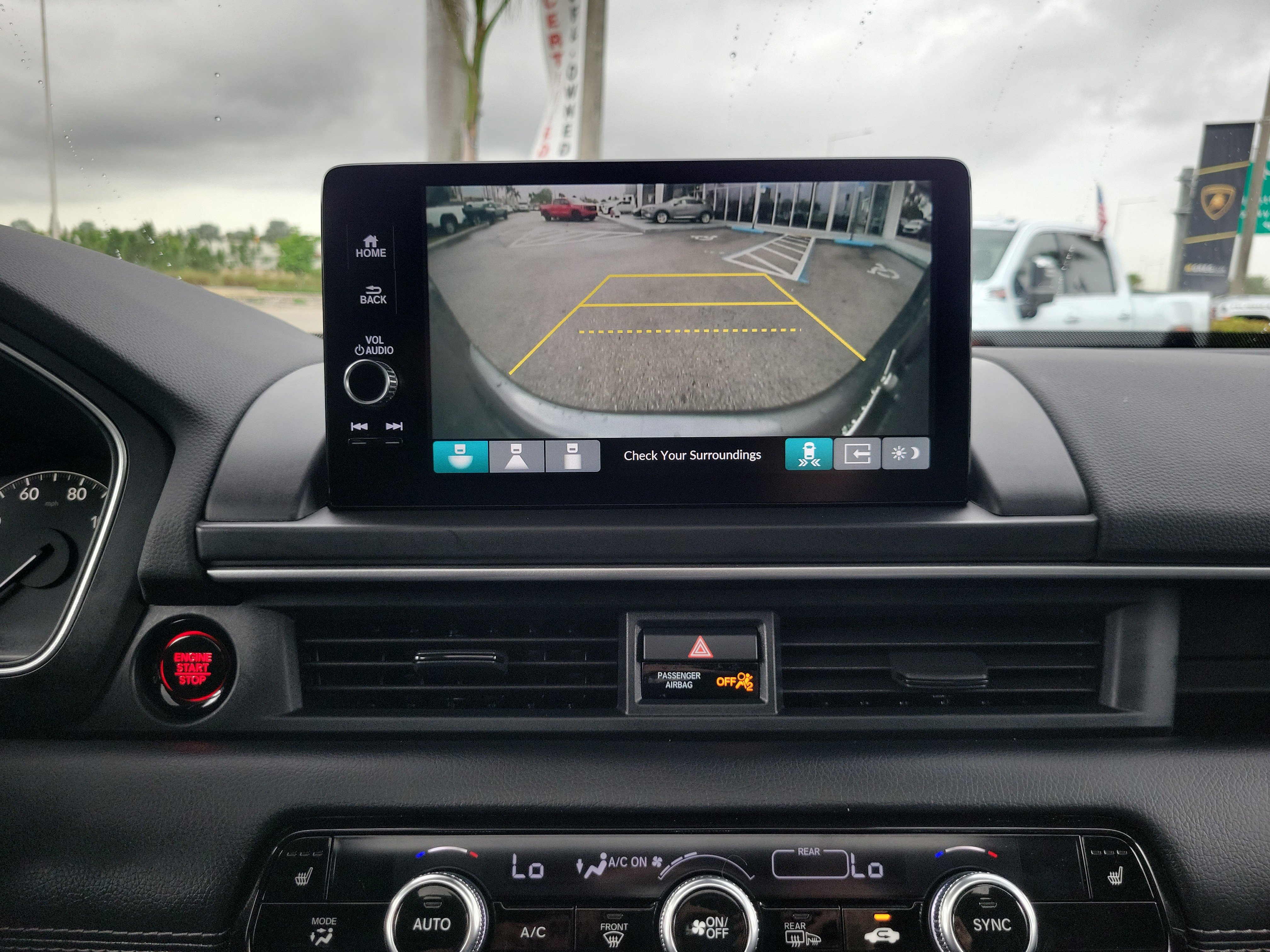 Used 2024 Honda Pilot Touring image 10